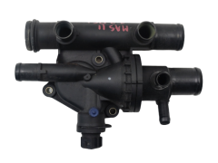 Obudowa Termostatu Renault 8200010028 8200021008 2,2 2,5 DCI