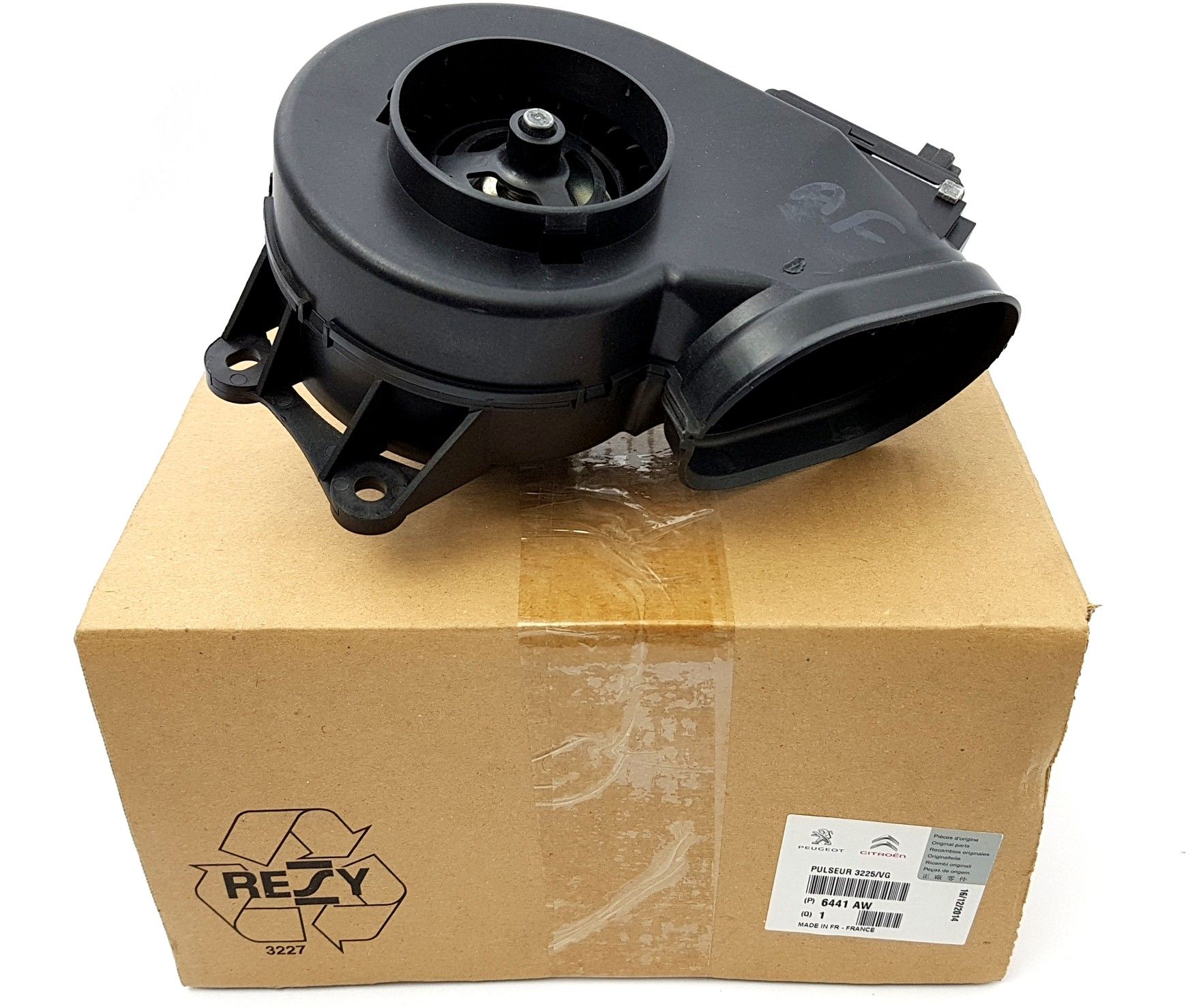 ナツ出品୨୧⑅*. Damskie kozaki ze skóry na słupku czarne
